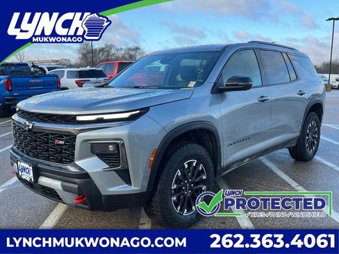 Used 2025 Chevrolet Traverse Z71 image 1