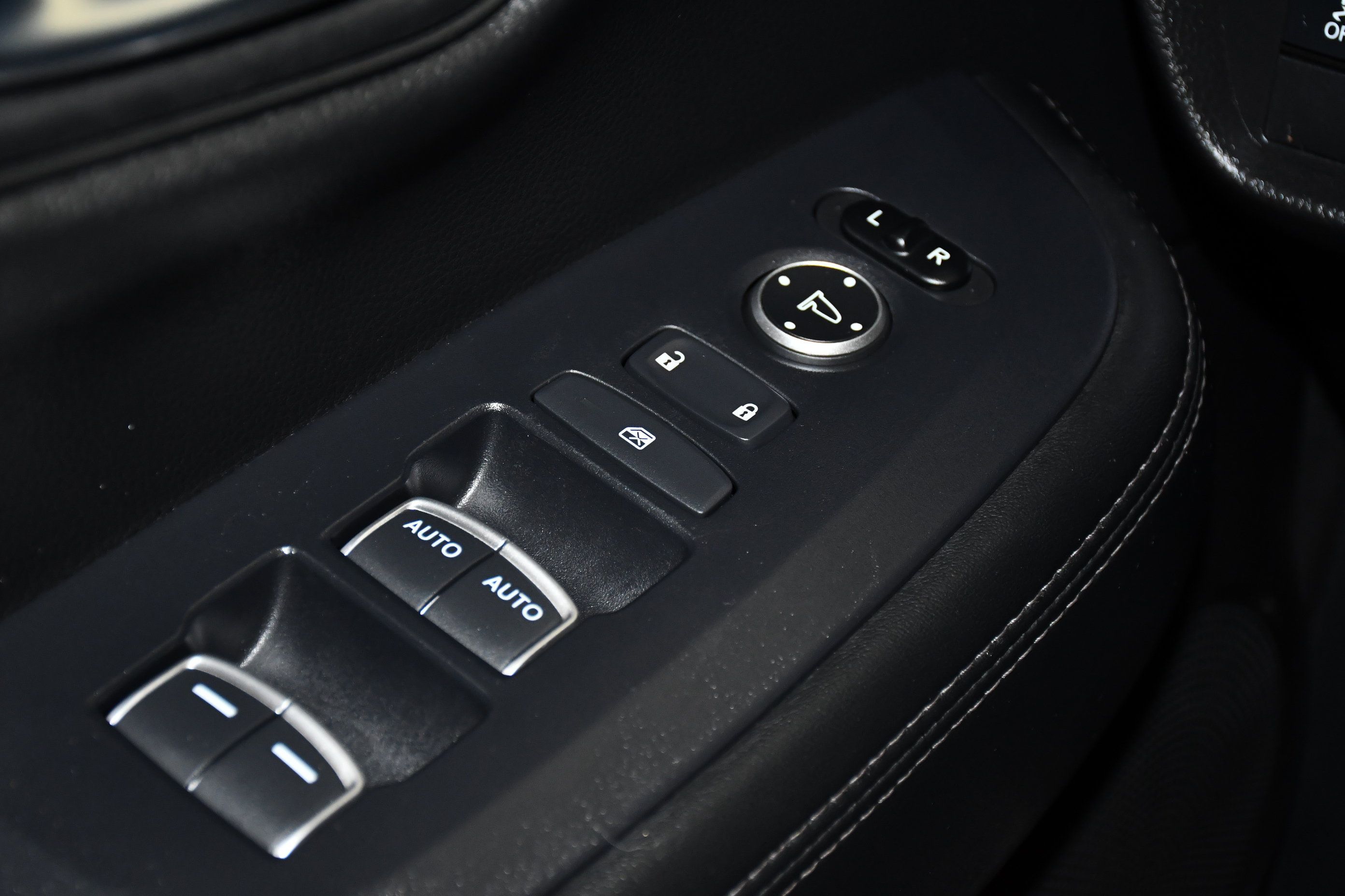 Certified 2023 Honda HR-V EX-L image 33