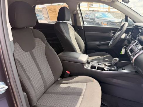 Certified 2023 Kia Sorento LX FWD image 24