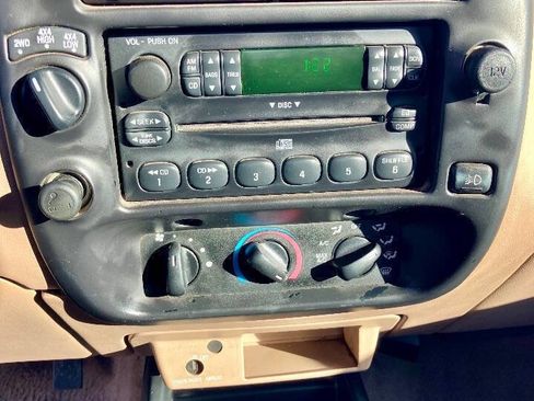 Used 2001 Ford Ranger XLT image 11