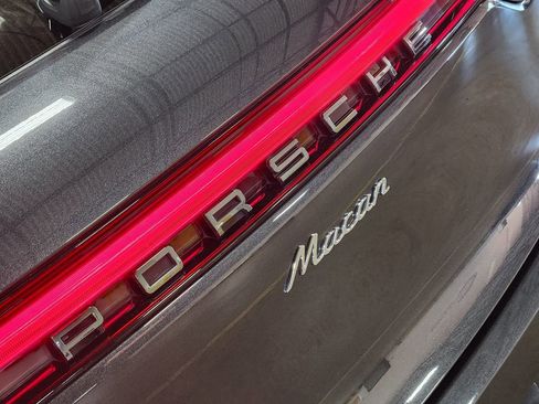 Used 2021 Porsche Macan image 25