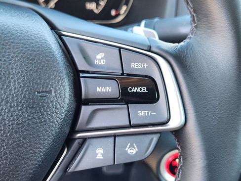 Used 2018 Honda Accord Touring image 25