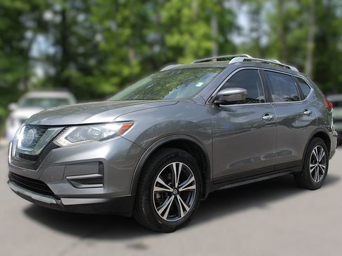 Used 2020 Nissan Rogue SV w/ Premium Package image 3