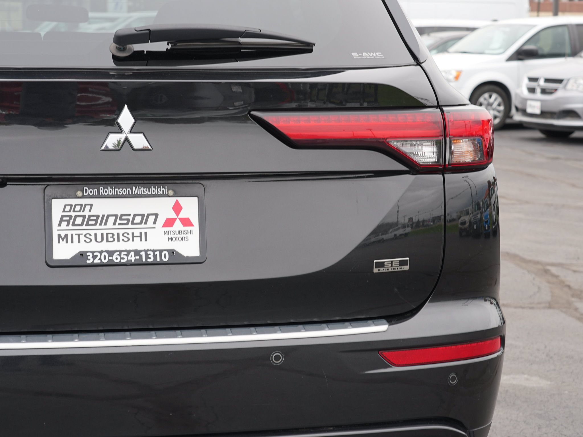 Used 2023 Mitsubishi Outlander SE Black Edition AWD/4WD image 11