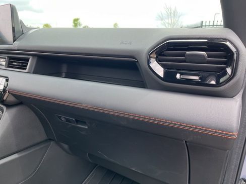 Used 2025 Honda Pilot TrailSport image 32