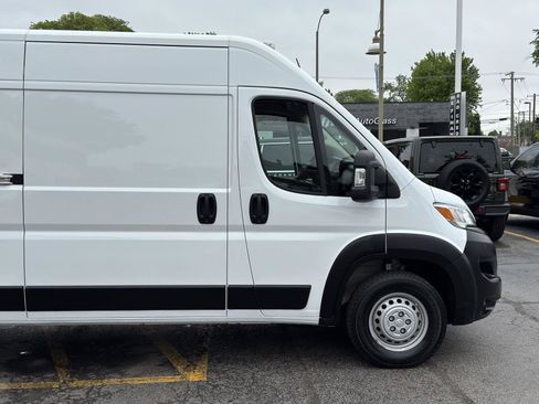 Used 2025 RAM ProMaster 2500 w/ Convenience Group FWD image 11