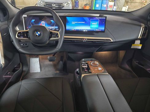 New 2026 BMW iX xDrive60 w/ Executive Package image 19