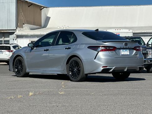 Used 2022 Toyota Camry SE FWD image 6