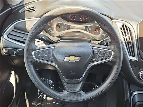 Used 2022 Chevrolet Malibu LT FWD image 14