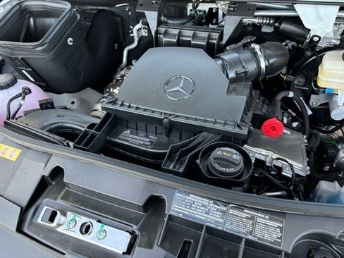 Used 2025 Mercedes-Benz Sprinter 2500 image 19