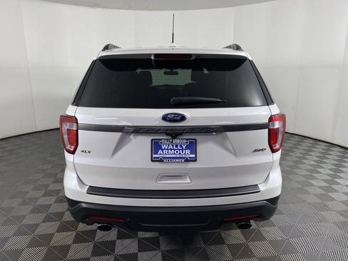 Used 2019 Ford Explorer XLT w/ Equipment Group 202A image 10