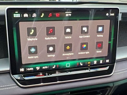 New 2026 Volkswagen Tiguan SE image 26