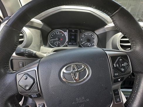 Used 2023 Toyota Tacoma SR5 w/ Technology Package AWD/4WD image 15