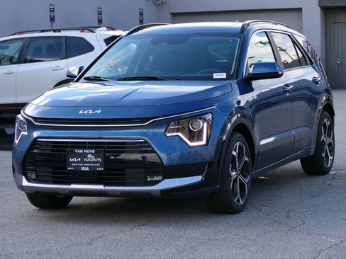 New 2025 Kia Niro EX Touring image 6