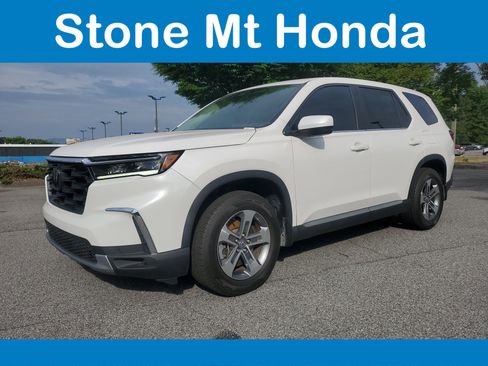 Used 2025 Honda Pilot EX-L image 3