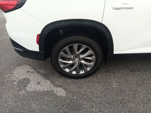 Used 2025 Buick Enclave Preferred FWD image 6