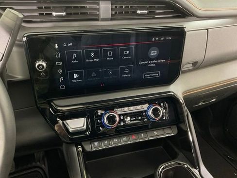 Used 2025 GMC Sierra 3500 AT4 w/ AT4 Premium Plus Package image 22