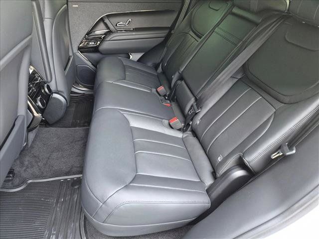 New 2026 Land Rover Range Rover Sport Dynamic SE AWD/4WD image 15