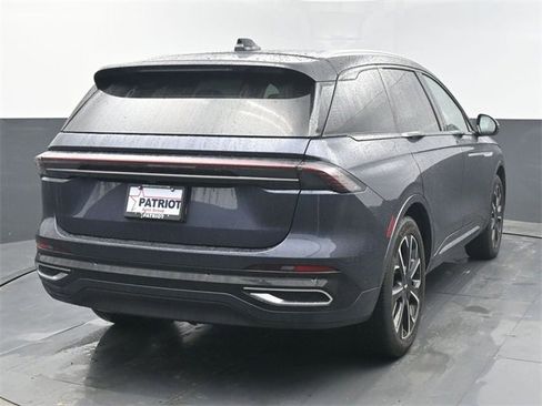 Used 2024 Lincoln Nautilus Reserve w/ Equipment Group 202A image 5