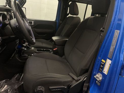 Used 2023 Jeep Gladiator Sport image 12