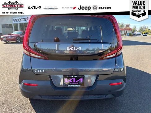 Used 2022 Kia Soul LX FWD image 8
