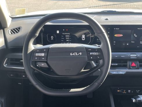 Certified 2025 Kia K4 EX image 11