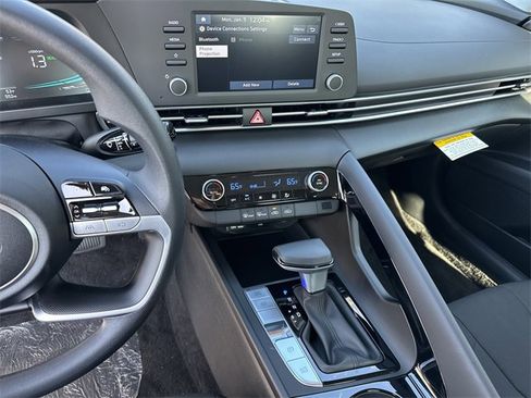 New 2026 Hyundai Elantra Blue image 27