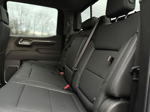 New 2026 GMC Sierra 1500 SLT image 13