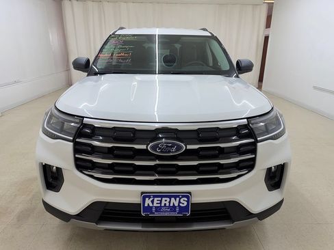 New 2026 Ford Explorer Active w/ Active Comfort Package AWD/4WD image 9