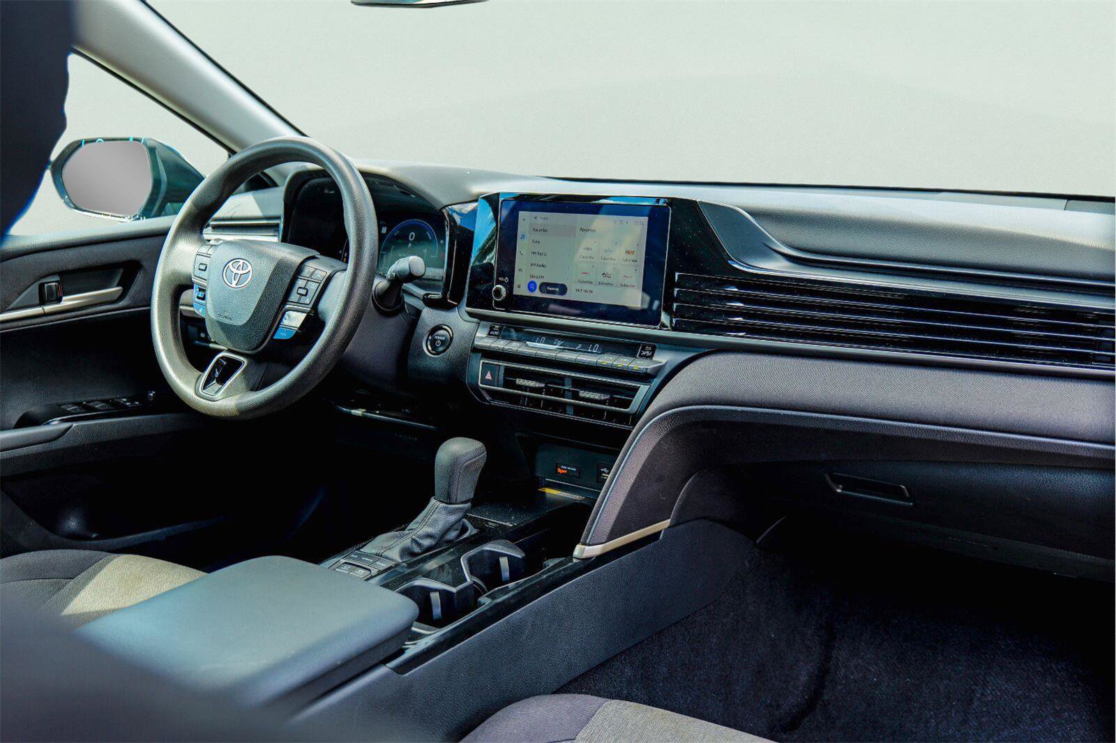 Used 2025 Toyota Camry LE FWD image 14