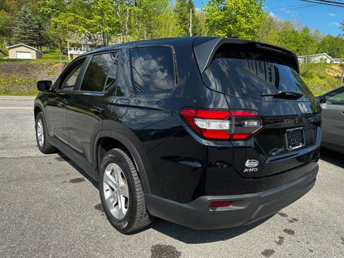 Used 2023 Honda Pilot LX image 17