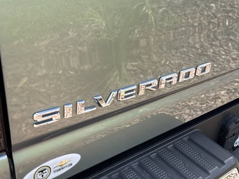 Used 2024 Chevrolet Silverado 2500 LTZ AWD/4WD image 13