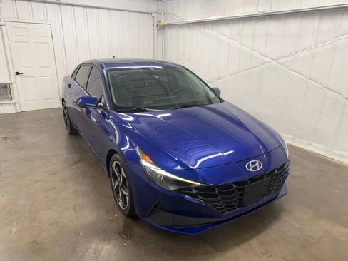 Used 2021 Hyundai Elantra Limited image 4