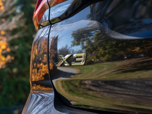 Used 2024 BMW X3 xDrive30i w/ Convenience Package w/ZPA image 12