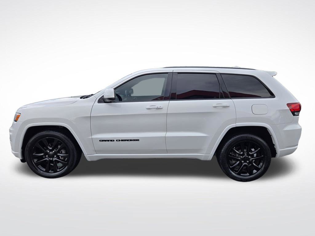 Used 2019 Jeep Grand Cherokee Altitude RWD image 4