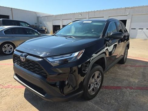 Used 2024 Toyota RAV4 LE AWD/4WD image 1