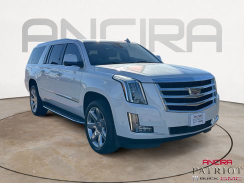 Used 2020 Cadillac Escalade ESV Luxury image 1