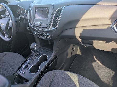 Used 2022 Chevrolet Equinox LT image 38