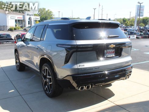 New 2026 Chevrolet Traverse High Country w/ LPO, Floor Liner Package image 6