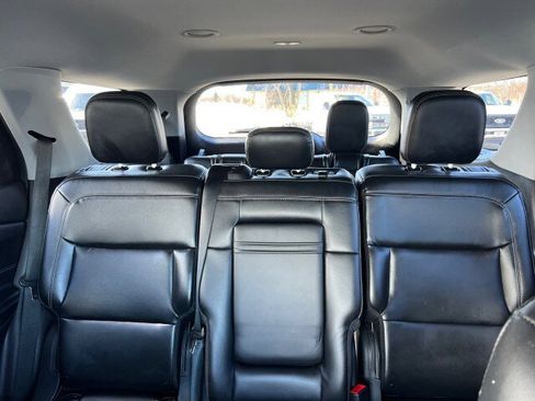 Certified 2021 Ford Explorer XLT w/ Equipment Group 202A image 10
