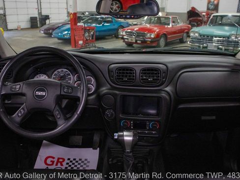 Used 2008 Chevrolet TrailBlazer SS w/ Sun And 6-Disc Cd Package AWD/4WD image 16