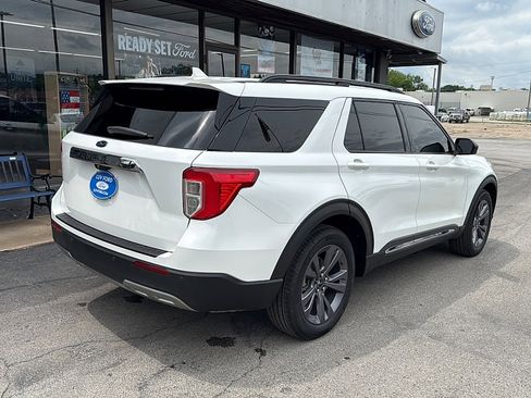 Used 2021 Ford Explorer XLT w/ Equipment Group 202A AWD/4WD image 5
