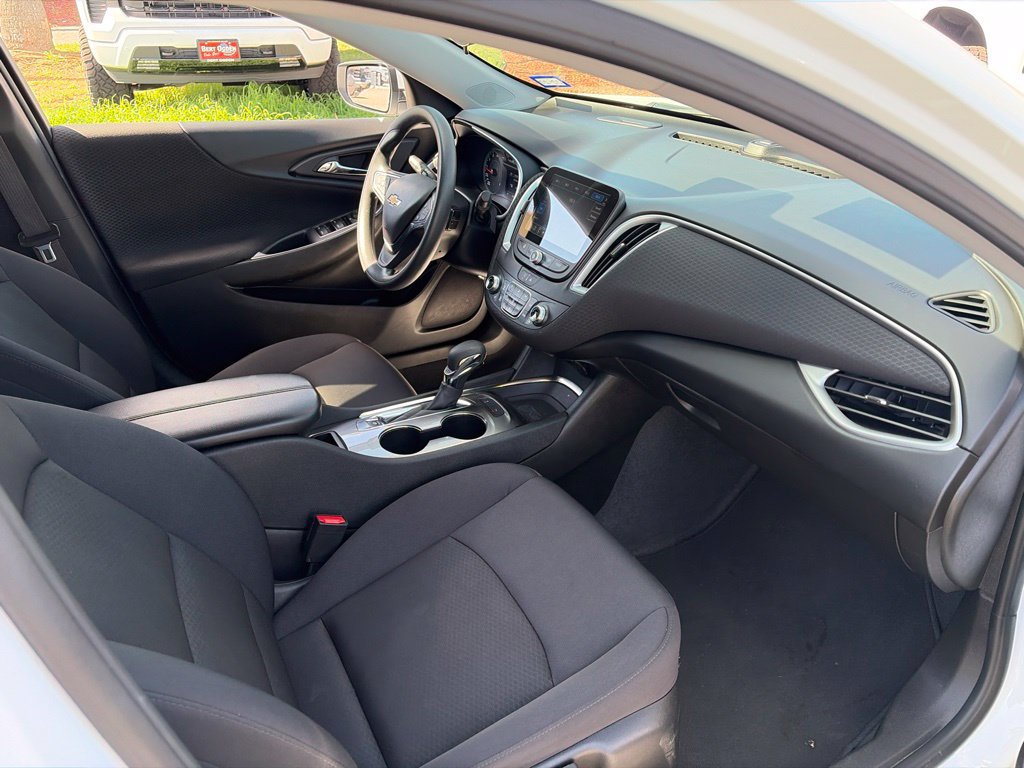 Used 2024 Chevrolet Malibu LT FWD image 10
