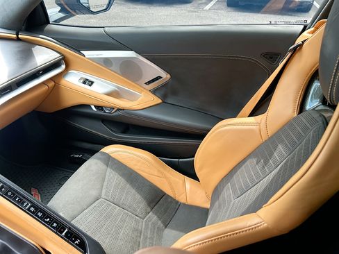 Used 2021 Chevrolet Corvette Stingray Premium Cpe w/ Z51 Performance Package image 13