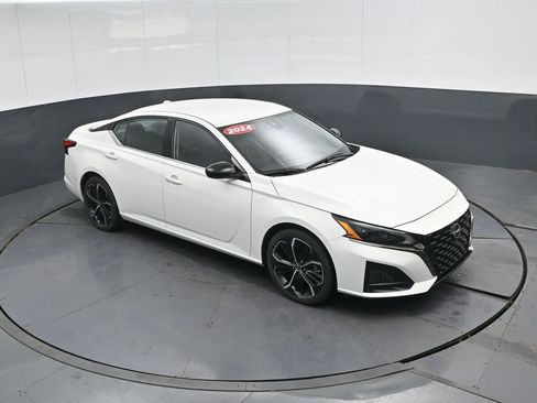 Used 2024 Nissan Altima 2.5 SR image 41