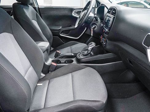 Used 2023 Kia Soul LX image 15