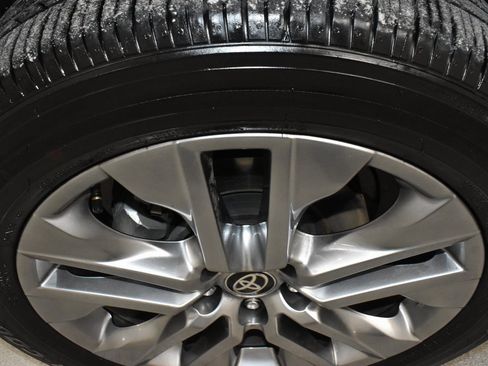 Used 2024 Toyota RAV4 XLE Premium image 9