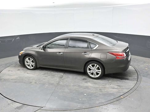 Used 2013 Nissan Altima 3.5 SV w/ Navigation Pkg FWD image 13