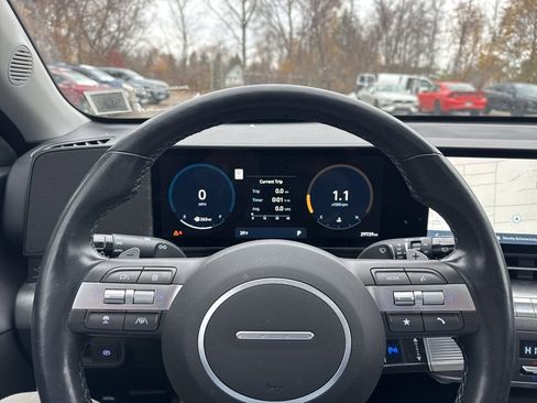 Used 2024 Hyundai Kona Limited image 11