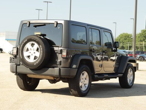 Used 2017 Jeep Wrangler Unlimited Sport w/ Quick Order Package 24S AWD/4WD image 7
